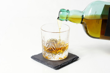 Whiskyglas mit Flasche