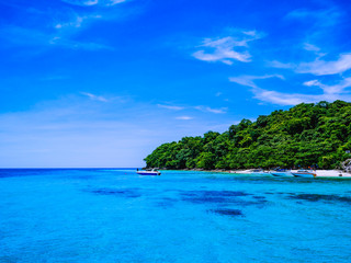Fototapeta na wymiar Beautiful seascape with Koh talu island rayong cityThailand,idyllic ocean and Blue sky in vacation time,Summer concept.
