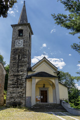 Fototapeta na wymiar San Lorenzo church at Megolo, Piedmont, Italy