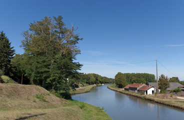 Fototapeta na wymiar Lateral Canal of the Loire