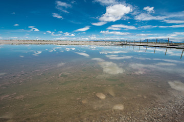 Fototapeta na wymiar Bridger Bay in Great Salt Lake inside of Antelope Island State Park