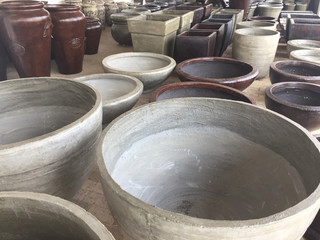 empty garden pots
