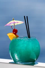 Crédence de cuisine en verre imprimé Cocktail Bol de poisson cocktail
