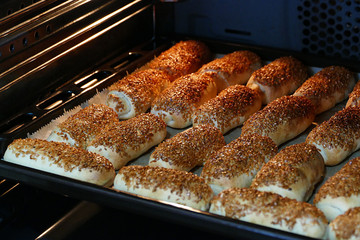 homemade pastries, to enjoy tea with sesame bagels in the oven,

