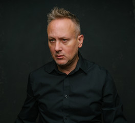 Obraz premium middle-aged man wearing black top