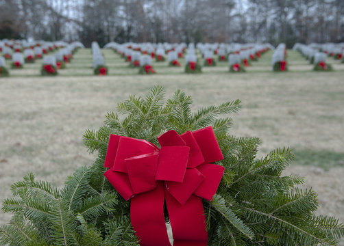 Wreaths placed on veteran graves