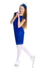 Little girl gesticulating.