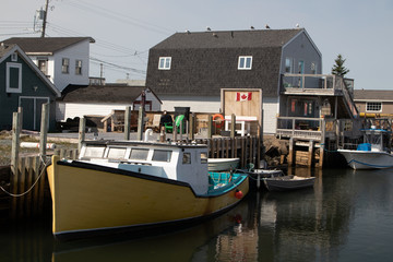 Fototapeta na wymiar boats in the canal