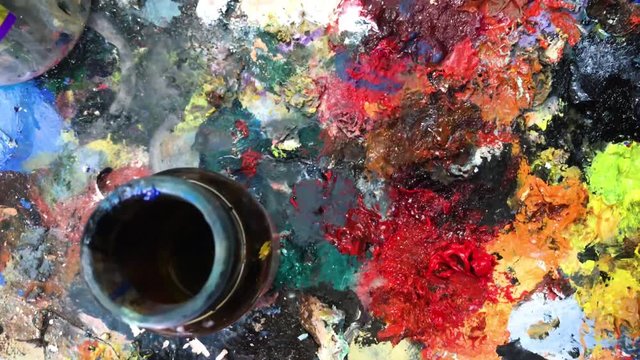 oil paint brush and palette