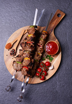  Kebab with spices and vegetables