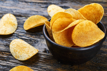 potato chips in a plate
