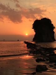見附島　日の出　朝日　石川県　日本	