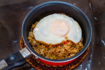 目玉焼きと味ごはん