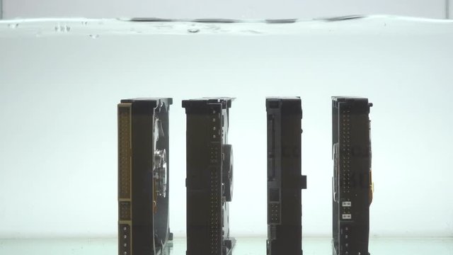 Gut hard disk drive down out the water into cleaning.