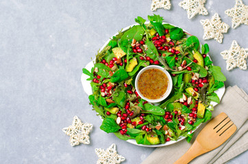 Christmas Wreath Salad with Pomegranate, Avocado, Salad Mix and Almond, Healthy Eating, Festive Appetizer