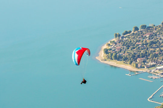 Lago di Como (IT) - Volo con parapendio sopra Gera Lario