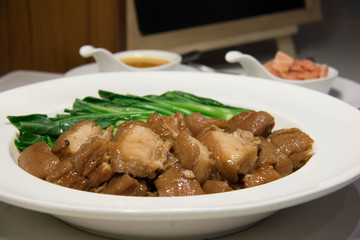 braised pork in soya sauce