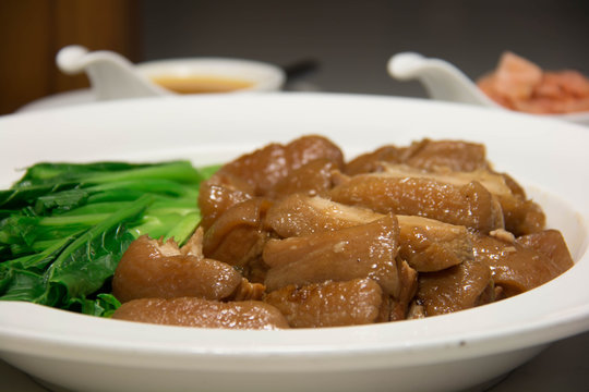 braised pork in soya sauce