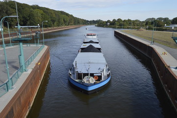 Fototapeta premium Entrance in the lock