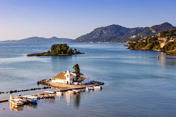 Korfu Corfu Griechenland Vlachernon Vlacherna Kapelle Kirche Kanoni Insel Reise Meer Boote