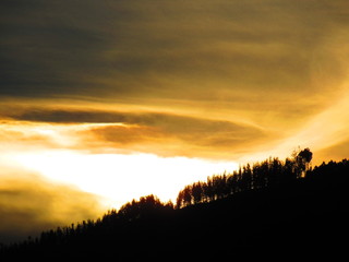 ATARDECER EN MIS MONTAÑAS