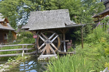 Stary drewniany młyn / Old wooden mill