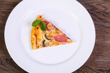 Pizza mushrooms and ham