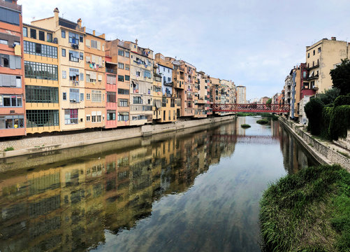 Vista del puente en ciudad de Girona