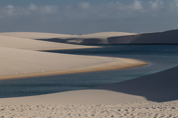 Dunas e lagoas nos Lençóis Maranhenses
