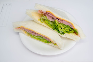 コンビニのサンドイッチ