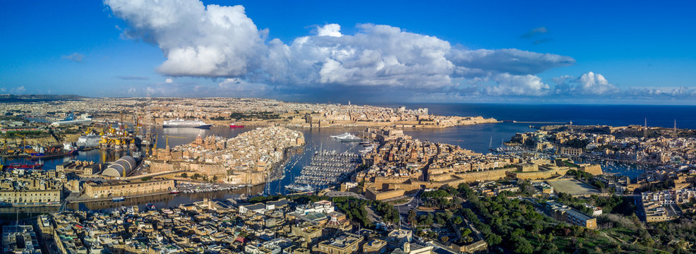 La valletta with Birgu on a sunny winter afternoon
