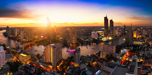 Naklejka premium Widok na panoramę miasta bangkok i wieżowiec, Bangkok Tajlandia