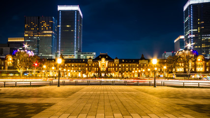 夜の東京駅