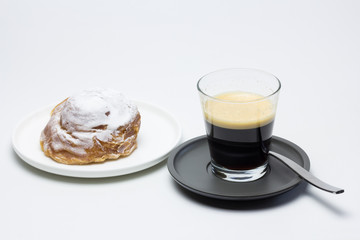 Café con ensaimada