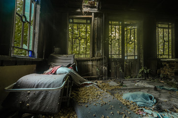 kleines haus im wald