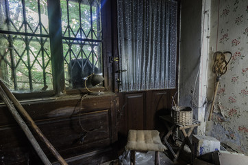 tuere fenster und dinge in einem haus