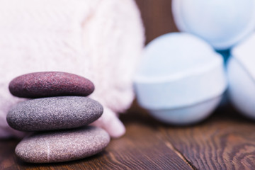 Spa salt and stones, bath bomb