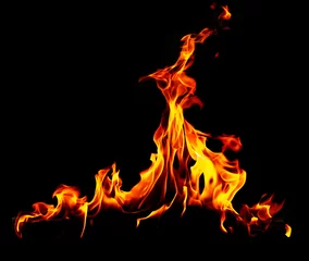 Fotobehang Vlam van vuur op een zwarte achtergrond © schankz