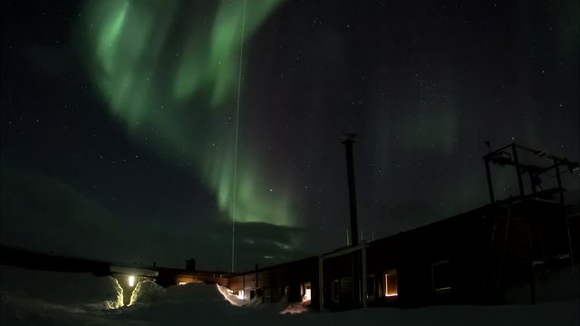 Aurora borealis in 4K.