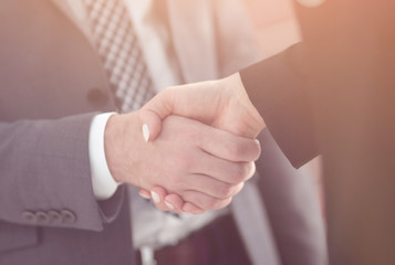 Obraz premium Business executives to congratulate the joint business agreement