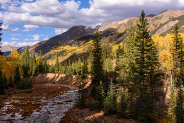 Fototapeta na wymiar The San Juan Mountains of Colorado in Autumn