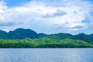 The atmosphere in the dam is clear sky, clear water, mountains hundreds of green trees. Recommend to relax during the holidays,Khao Laem Dam Top Tourist Destinations in Thailand
