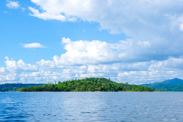 The atmosphere in the dam is clear sky, clear water, mountains hundreds of green trees. Recommend to relax during the holidays,Khao Laem Dam Top Tourist Destinations in Thailand