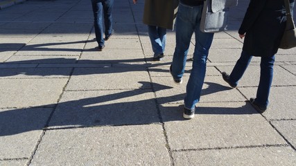 walking people - gehende menschen