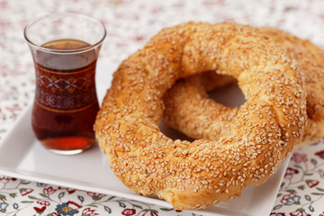 Simit and tea