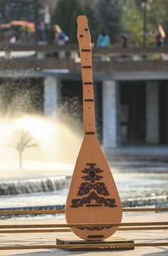 dombra, Kazakh stringed instrument