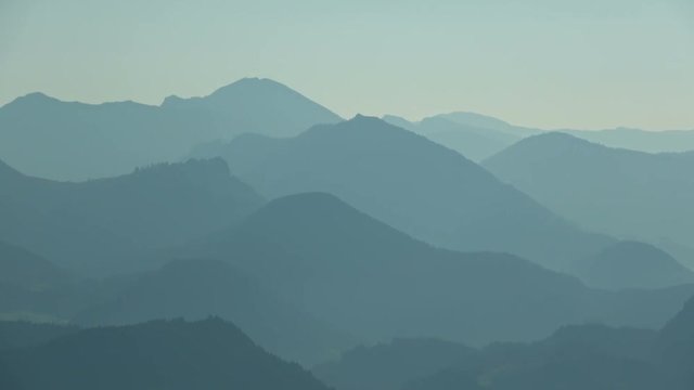 Bergsilhouette, Gebirge, Alpen, Staffelung, Gipfel im Dunst
