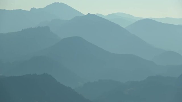 Bergsilhouette, Gebirge, Alpen, Staffelung, Gipfel im Dunst