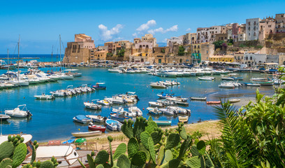 Panoramic sight in Castellammare del Golfo, beautiful village near Trapani, in Sicily, Italy. - obrazy, fototapety, plakaty