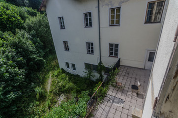 ansicht gebaeude von einem kloster